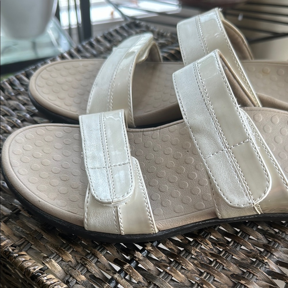 Vionic Cream Double Strap Slides - Picture 3 of 9